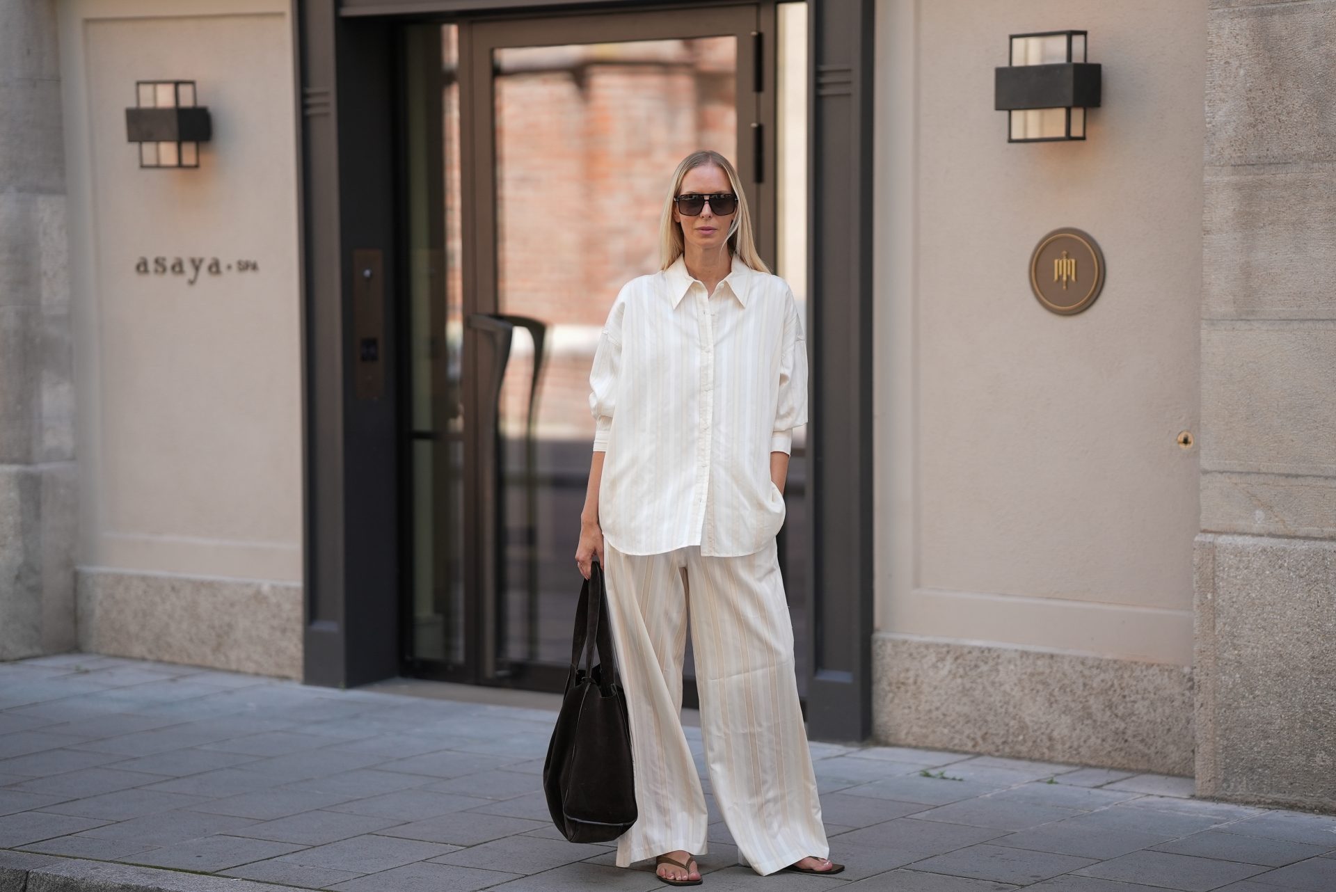 Wei-e-Bluse-gro-er-Auftritt-3-Styling-Ideen-die-wir-lieben