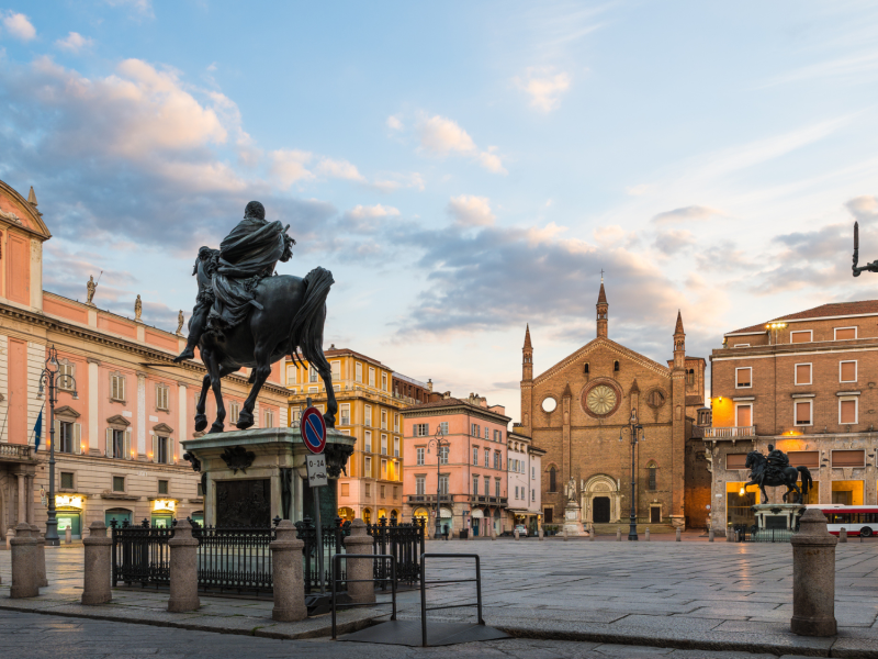 Giorgio Armani: In dieser unscheinbaren Stadt ist der Modeschöpfer geboren.