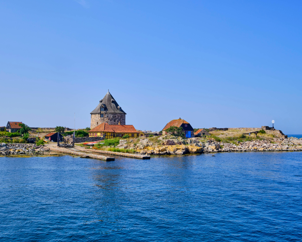 Die Erbseninseln befinden sich ca. 20 km nördlich von Svaneke auf Bornholm.