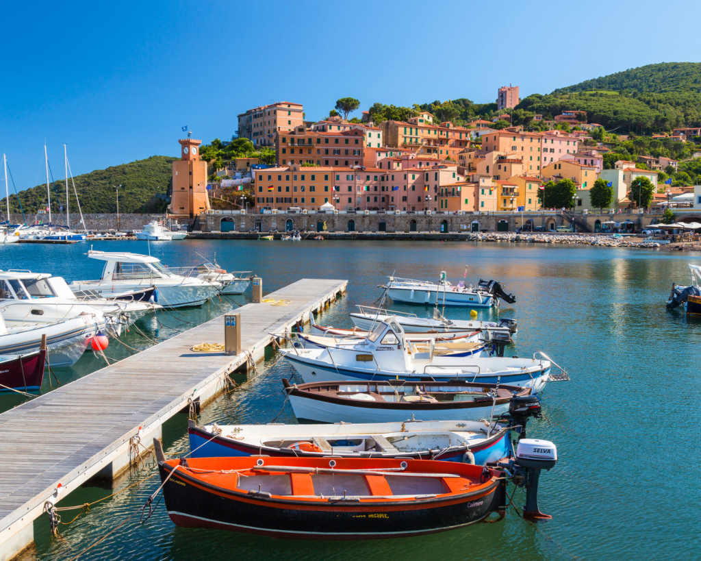 Elba ist eine Insel im Mittelmeer und gehört zum Toskanischen Archipel der Region Toskana in Italien (Provinz Livorno).