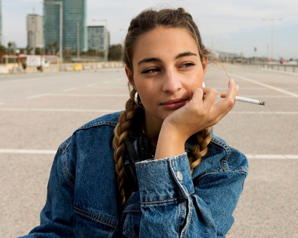 Frau Zigarette