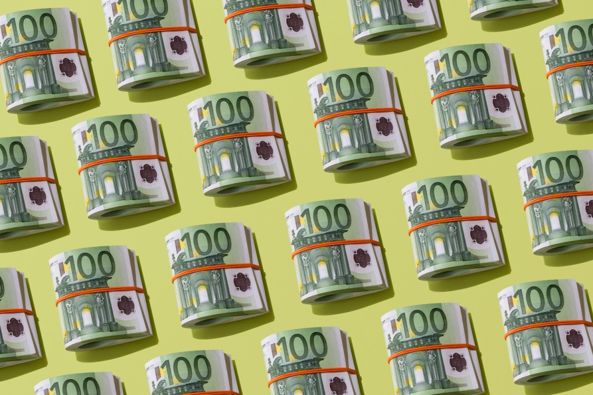 Rolle mit Hundert-Euro-Banknoten.