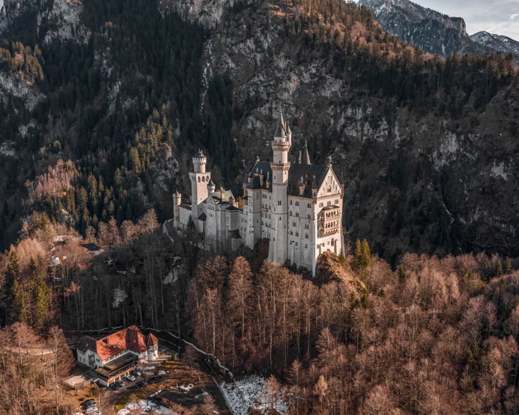 Deutschlands Märchenschloss: Schloss Neuschwanstein ist ein Baudenkmal in der bayerischen Gemeinde Schwangau.