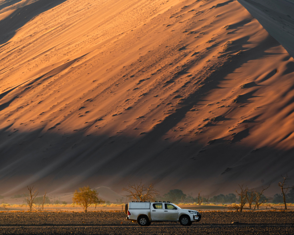 Inzwischen gibt es einige geteerte Straßen in Namibia, aber auch die meisten Gravel Roads lassen sich gut befahren.
